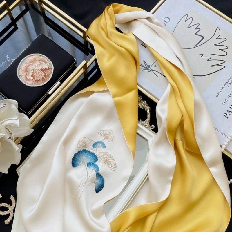 Handmade Suzhou Embroidery 16 Momme Silk Scarf 155x35cm - Image 3