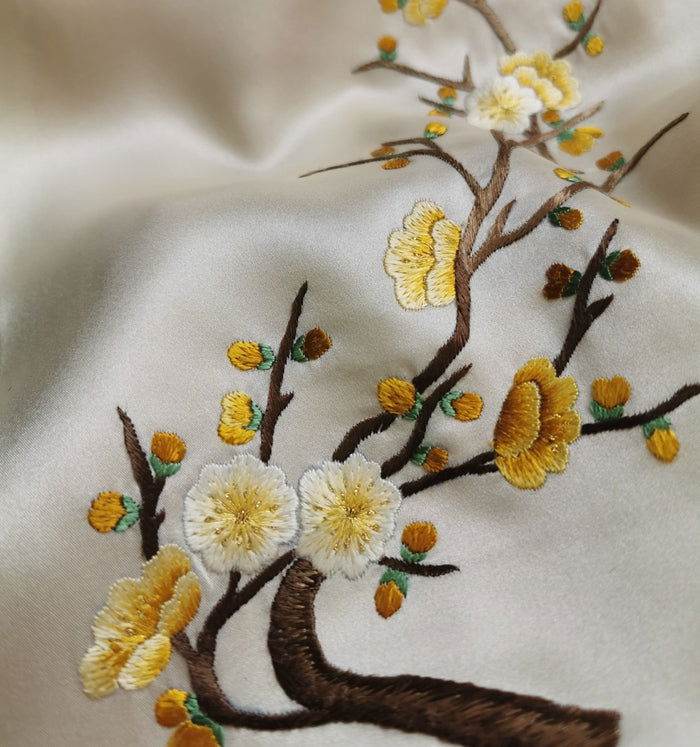 Handmade Su Embroidery 16 Momme Silk Scarf 155x35cm - Image 6